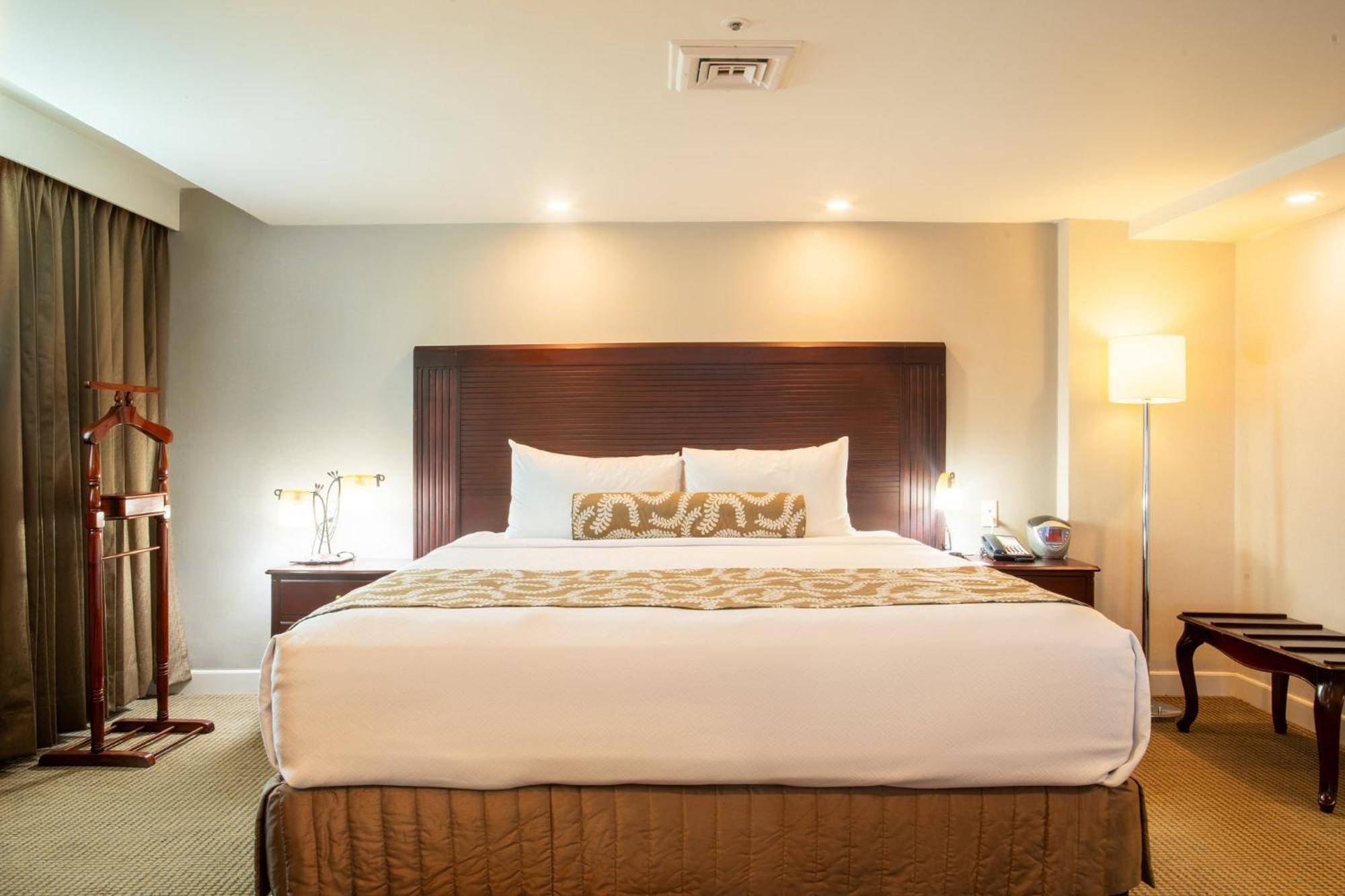 Crowne Plaza Managua By Ihg Hotel Exterior photo